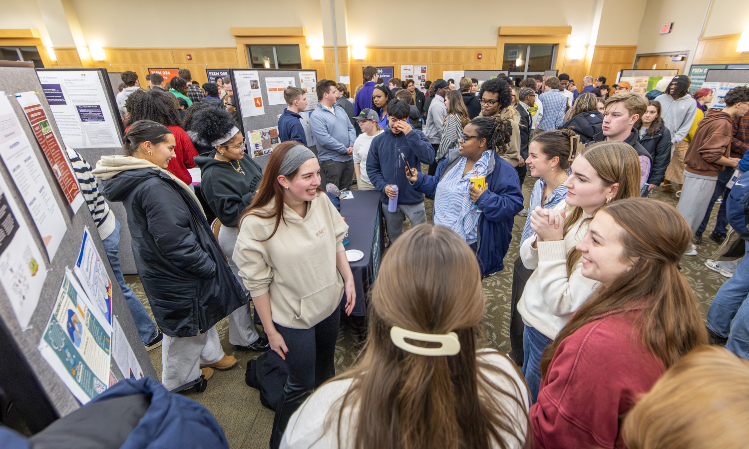 In today’s gallery, we feature the First-Year Seminar Symposium that gave students the opportunity to present research, artwork, writing and other projects to the HWS community in a packed Vandervort Room.
