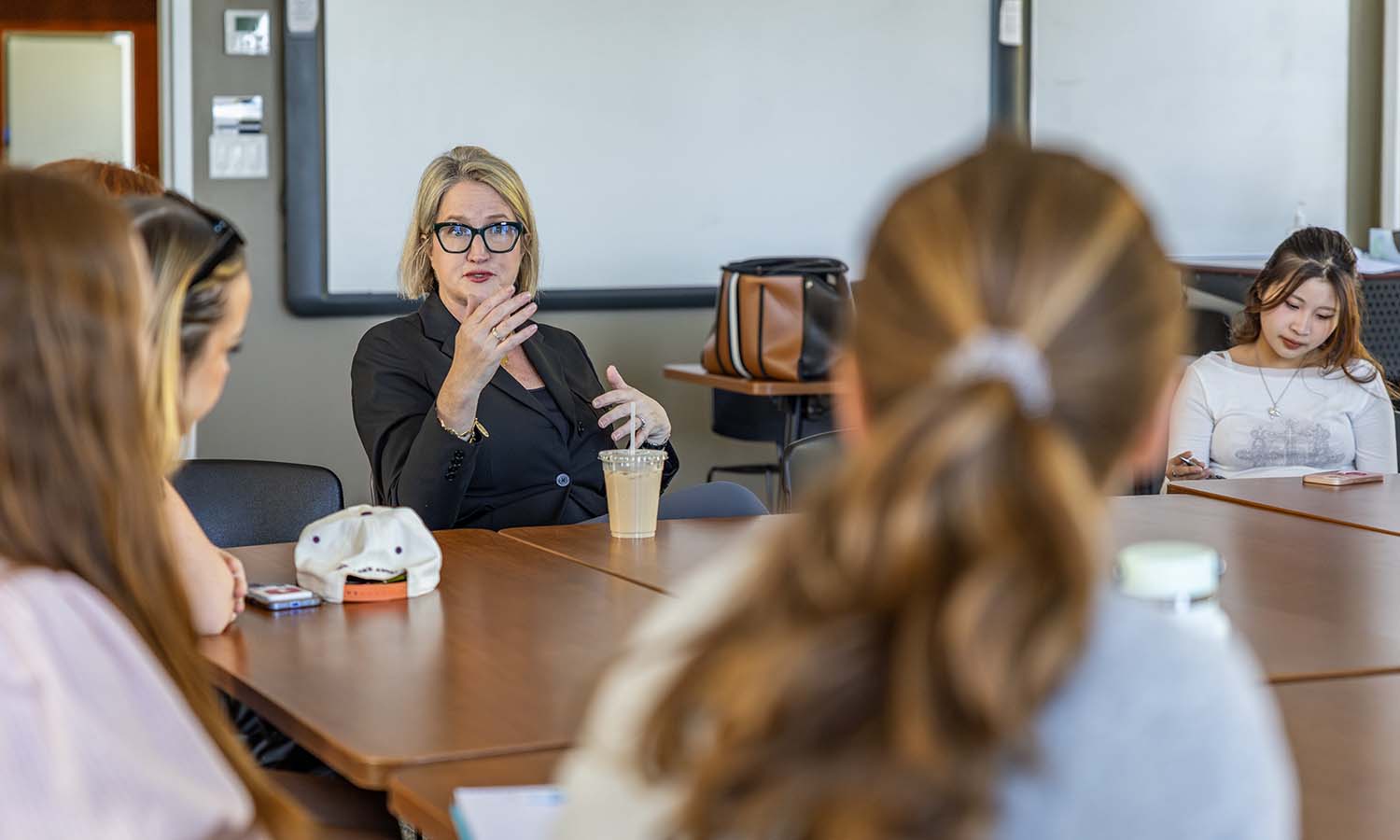 Senior Vice President of Public Relations at L’Oréal Luxe Kelly McNamara-Thompson '89 speaks with students about her career with one of the world’s most iconic beauty brands.